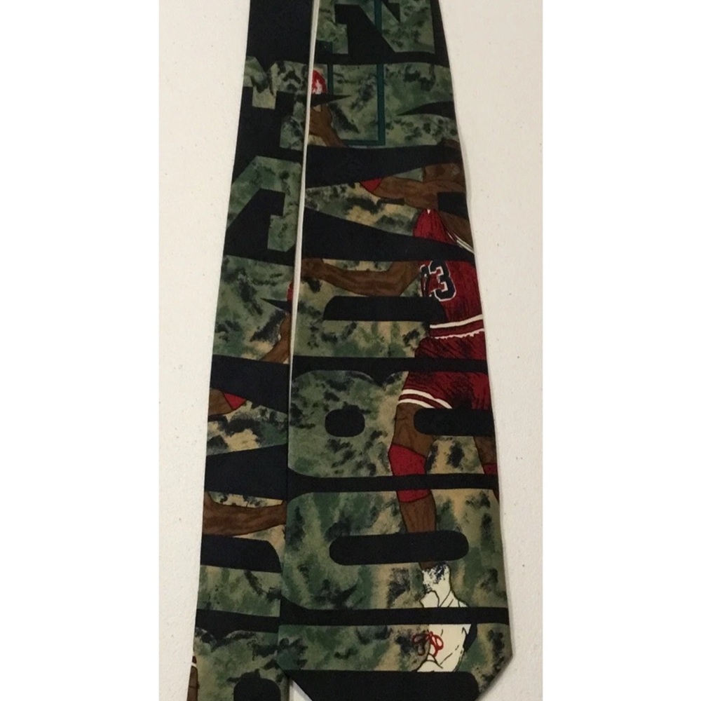 Vintage Michael Jordan Silk Necktie Men's Chicago Bulls Basketball Tie - Picture 13 of 13